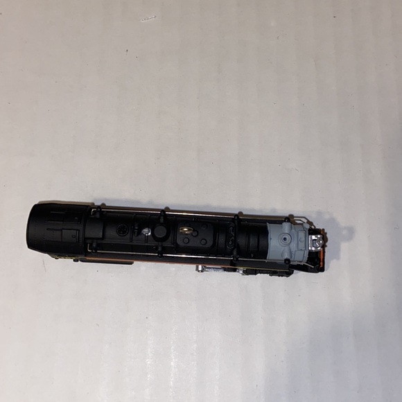 Hallmark Keepsake Ornament Lionel Chessie Steam Special Locomotive Ornament - Picture 9 of 12